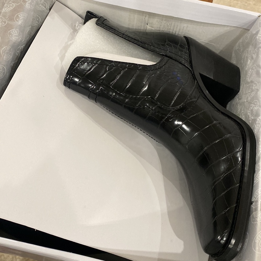 New Steve Madden Grayley Croc Booties - Picture 2 of 4